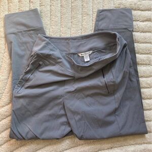 Athleta High Rise Jogger/Active Pant with Zipper Pockets in Grey